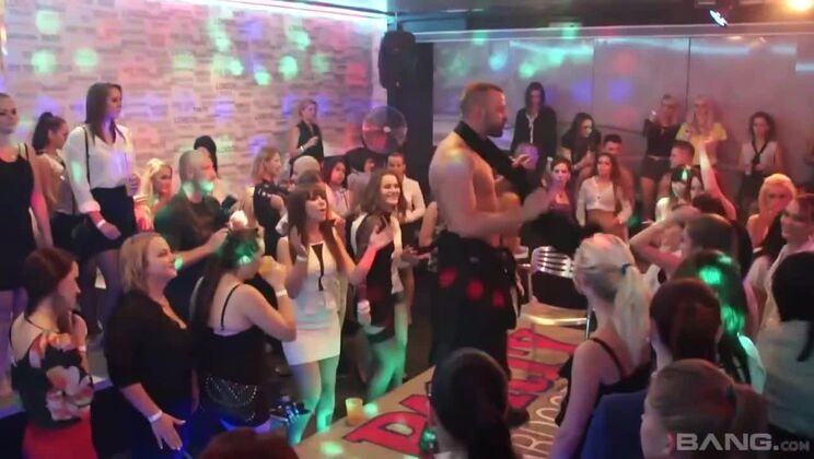 Blonde Bombshells Go Wild For Blowjob Party