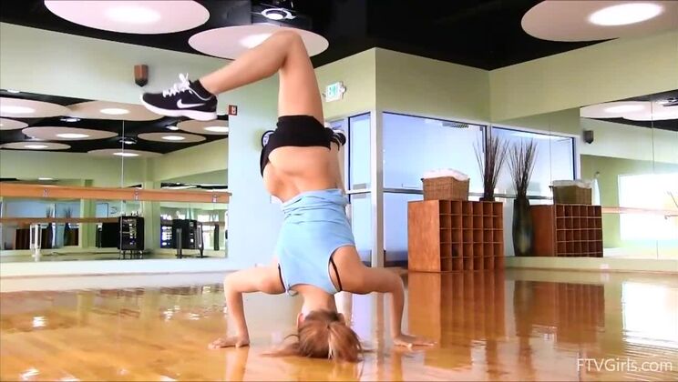Anita's Solo Flexibility Show