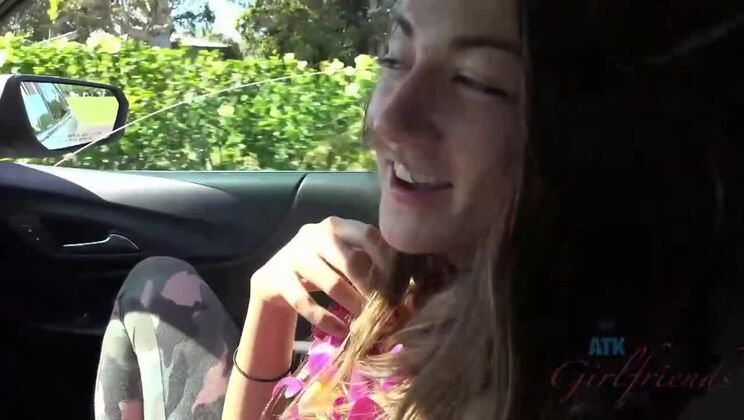Fingering Frenzy with Brunette Girlfriend Lily in Hawaii!
