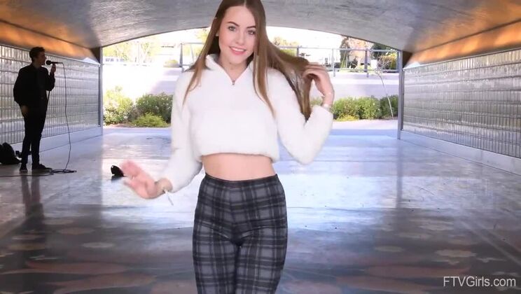 Naomi's Solo Pleasure 1