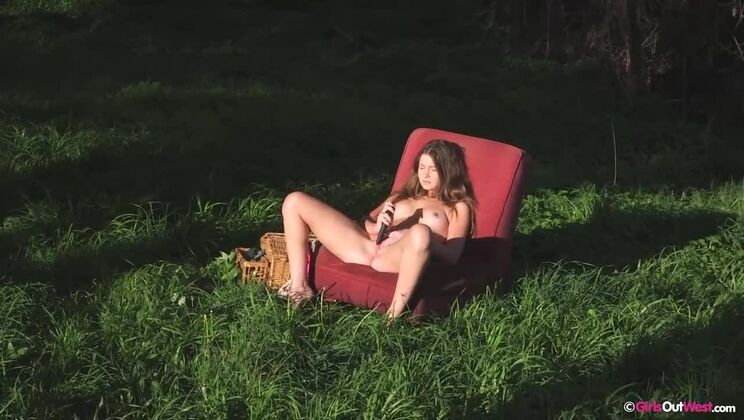 Riverbank Seductress Maddison