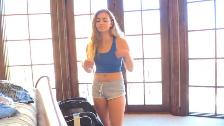 Cara's Effortless Orgasms 11