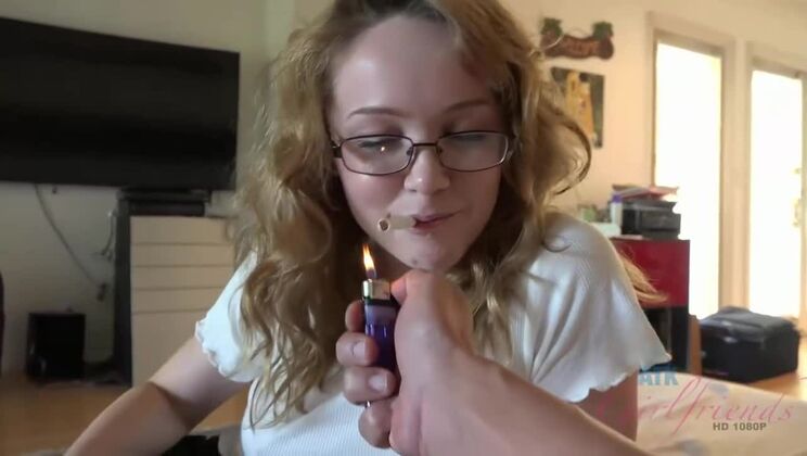 Nikole's Naughty Surprise: Creampie Fun!