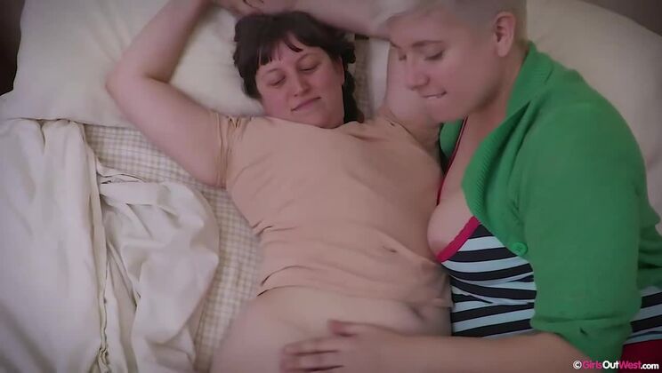 Charlee & Violette - Anal Cuddle Friends