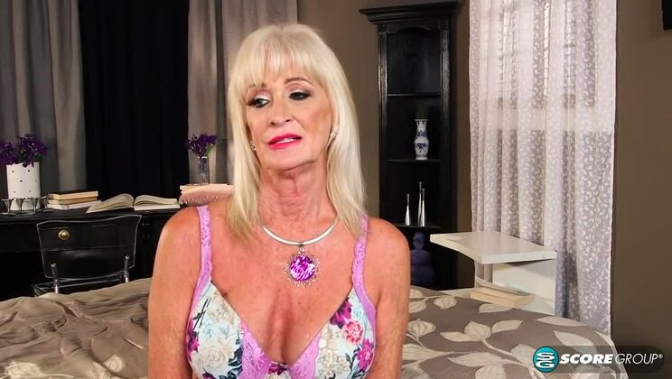 Leah's Debut Fuck with Young Tony Rubino