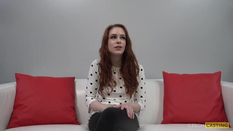 Squirt Queen Anna Gets Hot
