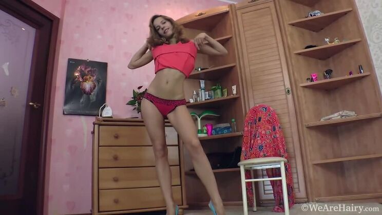 Mimi Lea Greases Up Body Post Erotic Striptease