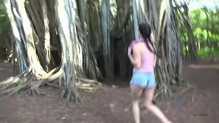 Jade Amber's Hawaiian Adventure!
