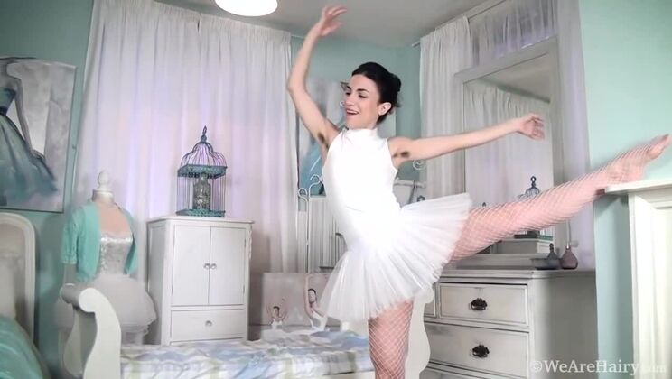 Luna O: The Brunette Ballerina Gone Wild
