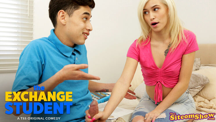 Blonde Beauty's Hands-On Lesson - Kiara Cole