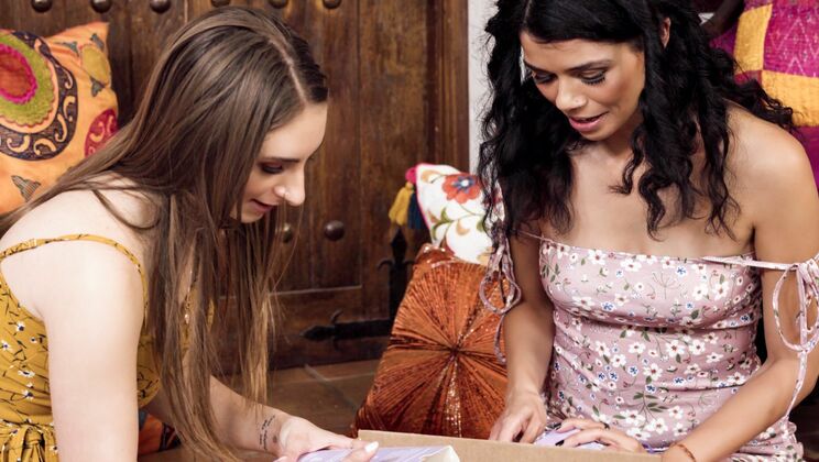 Penelope's Pierced Pussy Playdate)