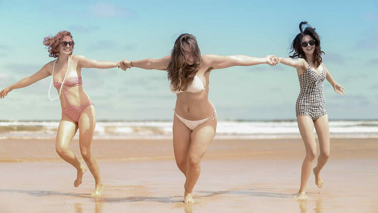 Beach Babe Blowjob Bonanza