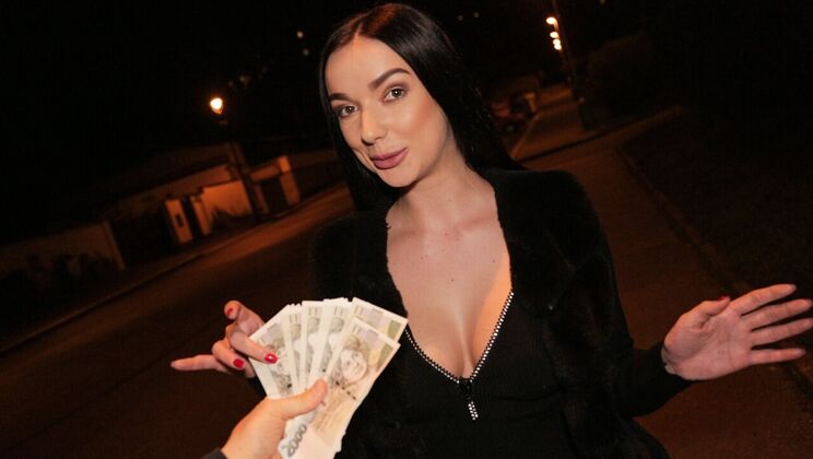Big Tits Lady Gang's Outdoor Fuck