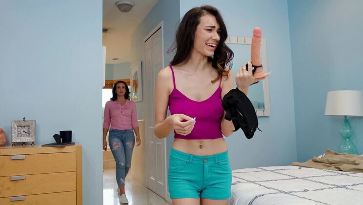 Shaved and Wet: Lesbian MILF Fun