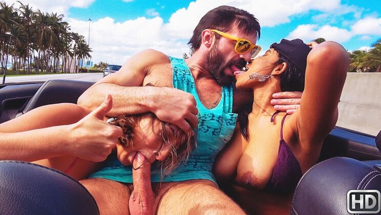 Squirting Car Babes