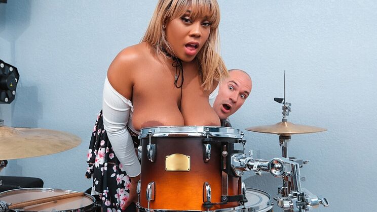 Boobylicious Bongo Bang