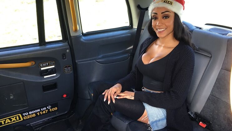 Sexy Ebony Babe with Huge Boobs Squirts in Taxi