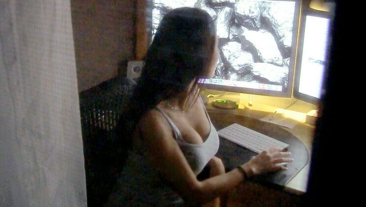 Busty Babe Takes a Reverse Ride