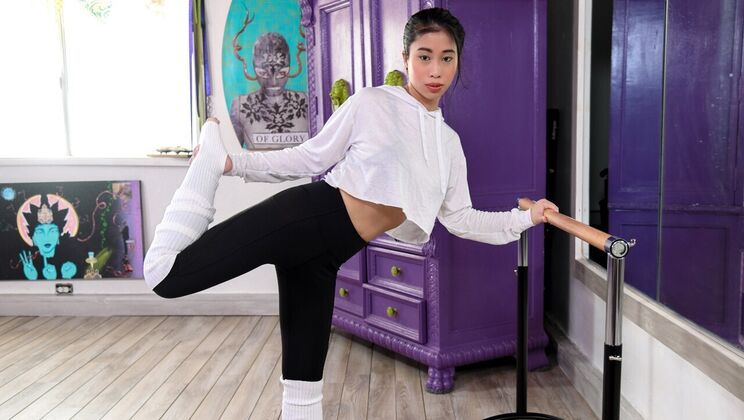 Asian Ballerina Blowjob