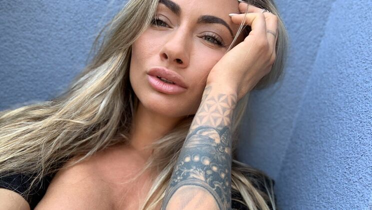 Balcony Solo Anal Fun with Michaela