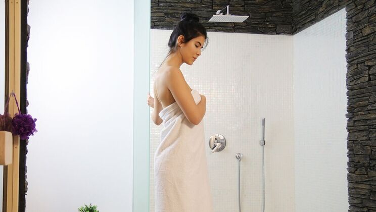 Wet and Wild Shower Encounter for Sweethearts
