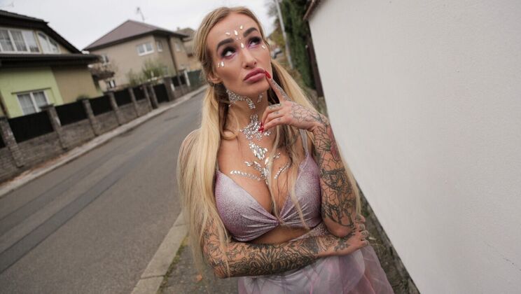 Blonde Bombshell Strip Tease
