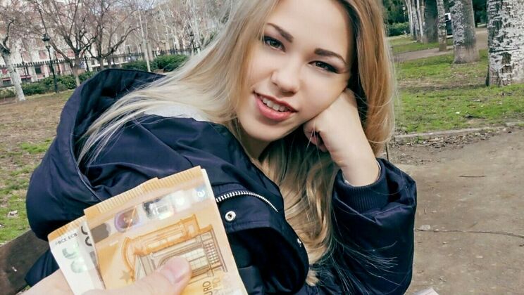 Blonde Babe Enjoys Dirty Public Sex
