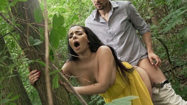 Dressing for Desire: Summer Sex Outside
