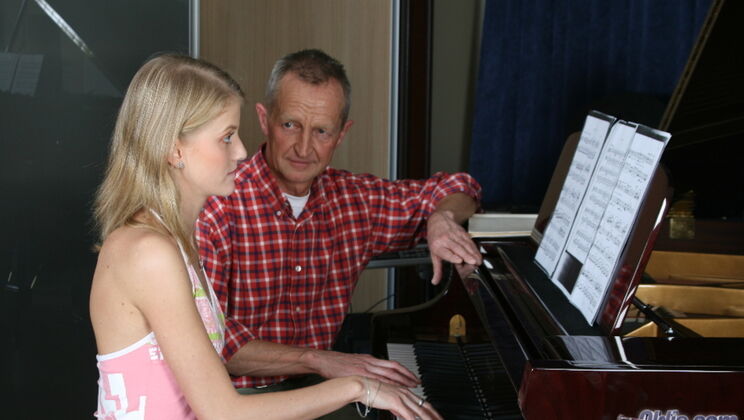 Blonde Beauty Teaches More Than Music