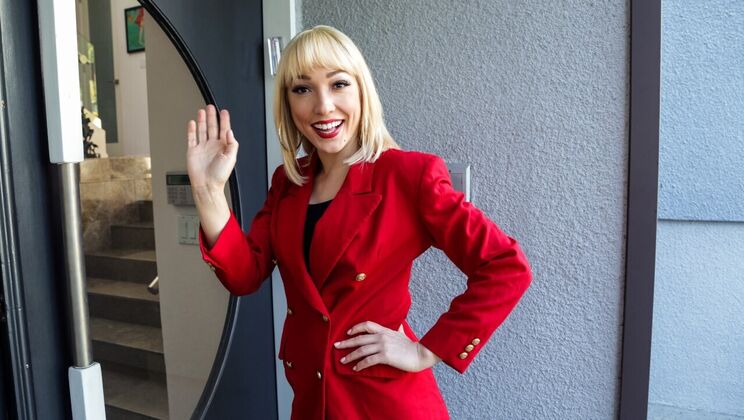 Lily Labeau's Blonde Blowjob Bash