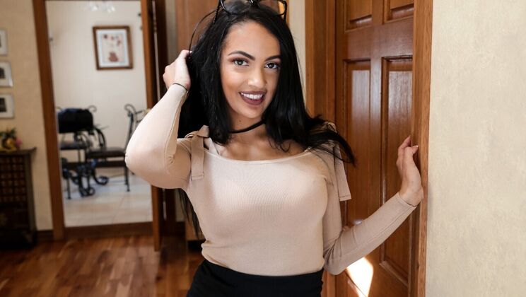 Brunette Beauty Mr. Davis' Desire