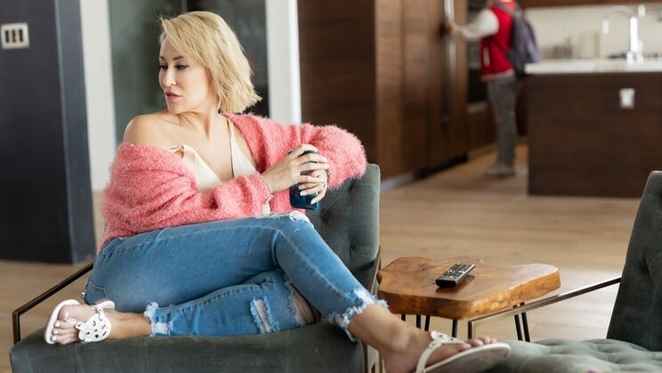 MILF Stepmom Ryan Keely Fucks Her Stepson