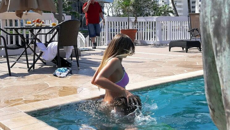Wet and Wild Pussy Fucks Spinner