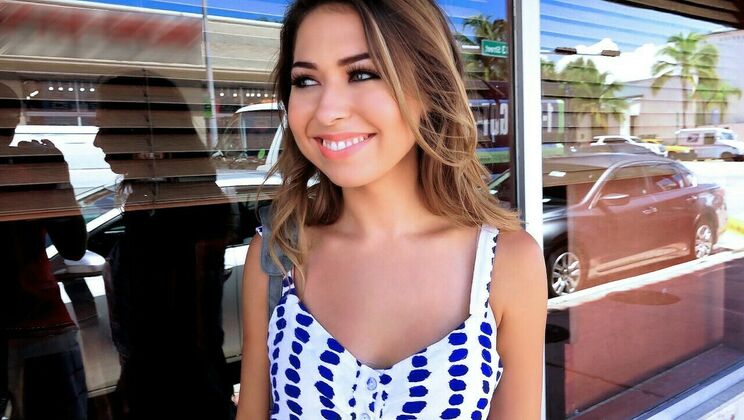 Melissa Moore Fucks a Stranger