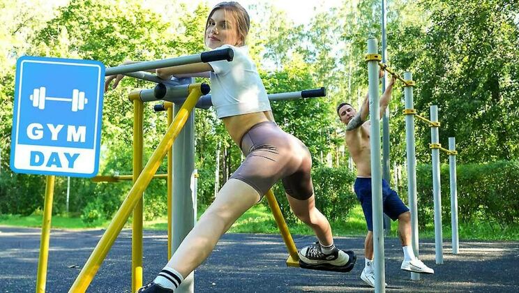 Teen Babe Milka's Hardcore Gym Workout