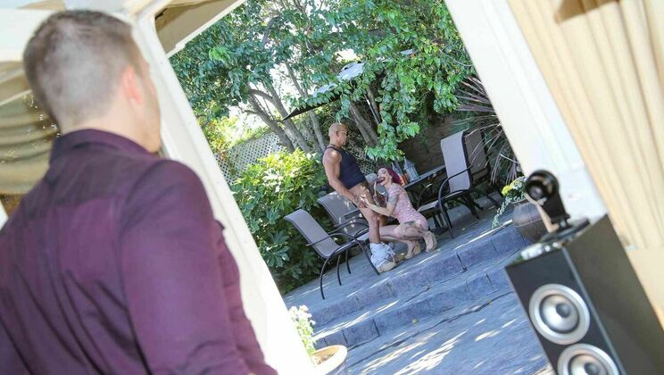 Anna Bell Peaks: Tattooed Milf Squirts for Shane
