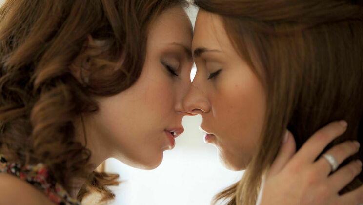 Lesbian Beach Fling: Alexis and Nataly