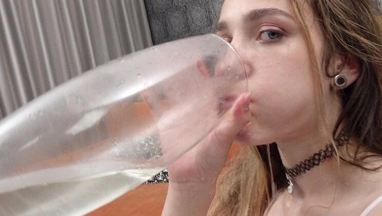 Ellie Wain: Double Penetration with Two Black Cocks and Pissing Action