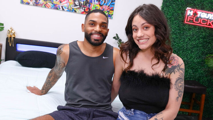 Flexi Babe Melody Foxx Adores Athletic James Harp's Ripped Physique