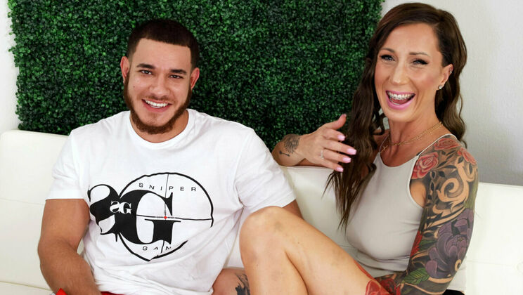 Tera Bronx Hooks Up With Hunk Danny Sosa