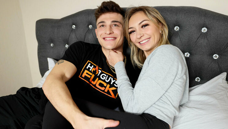 Blonde Bombshell Clara Fargo Gets Licked by Chase Arcangel!