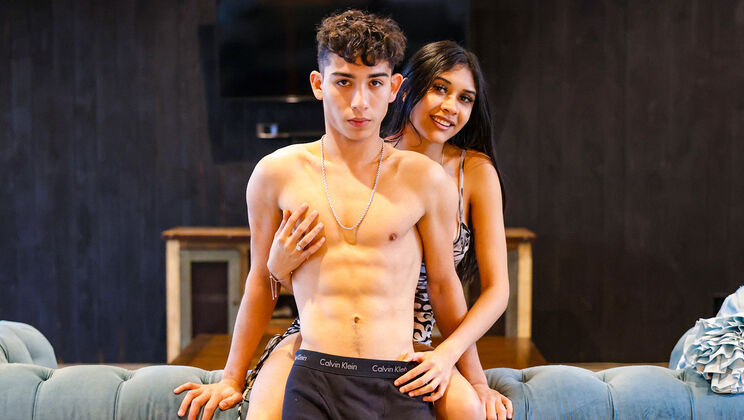 Reina Heart Gets Fucked By Johnny Ortega At Midnight!