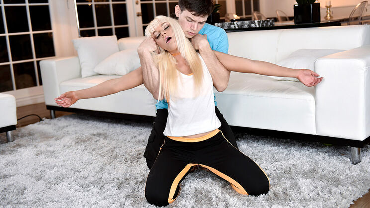 Teaching MILF Marie a Lesson