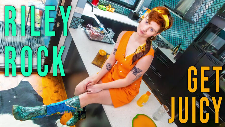 Riley Rock's Juicy Fingering Session