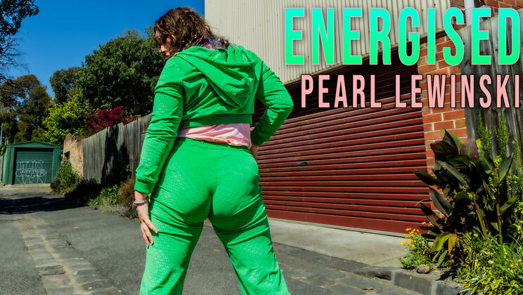 Pearl Lewinski - Shaved and Energised