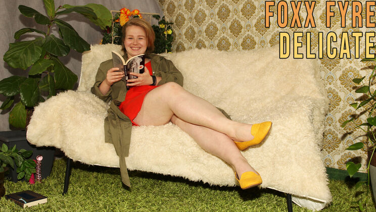 Foxx Fyre: Shaved Solo Seduction