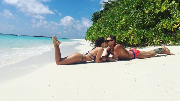 Bravo's Tropical Fuck with Little Caprice