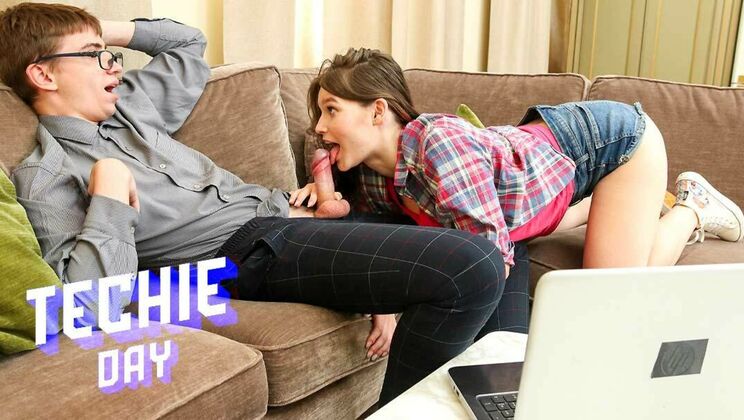 Big Tits Teen Fomgosha Haynes Gets Hardcore Doggystyle and Blowjob