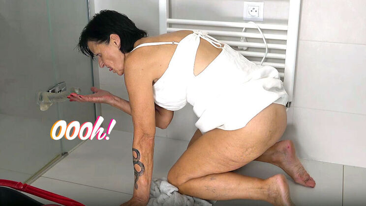 Shaved Granny’s Erotic Afterparty Moments