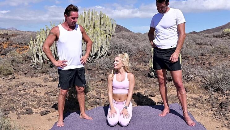 Candee Licious MMF Threesome DP Action
